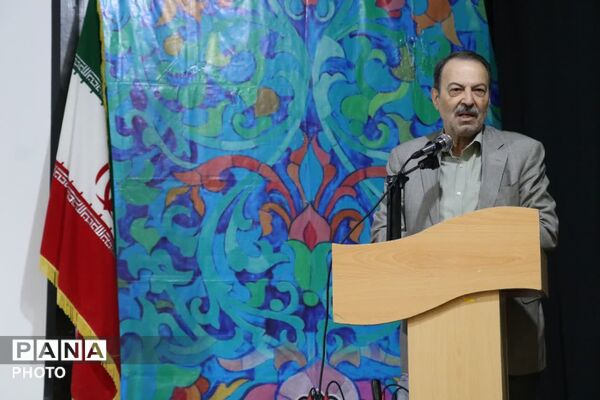 گردهمایی مدیران و معاونین مدارس شهرستان ابرکوه با حضور مشاور وزیر آموزش و پرورش