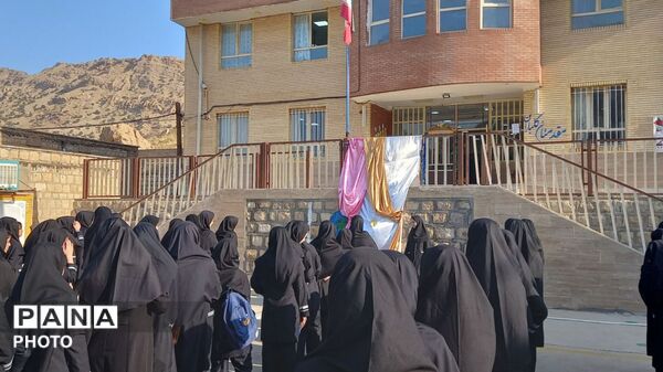 جشن جوانه‌ ها و زنگ مهر در مدرسه ایرانسل شهرستان معمولان