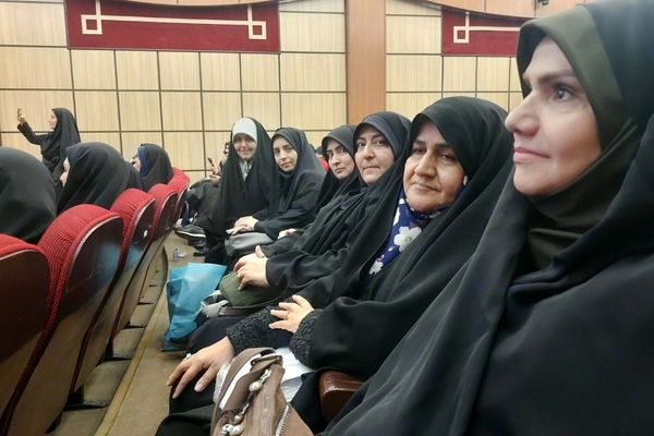درخشش بانوی معلم‌ تراز انقلاب اسلامی از چهاردانگه