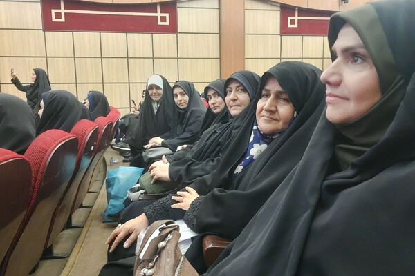 درخشش بانوی معلم‌ تراز انقلاب اسلامی از چهاردانگه