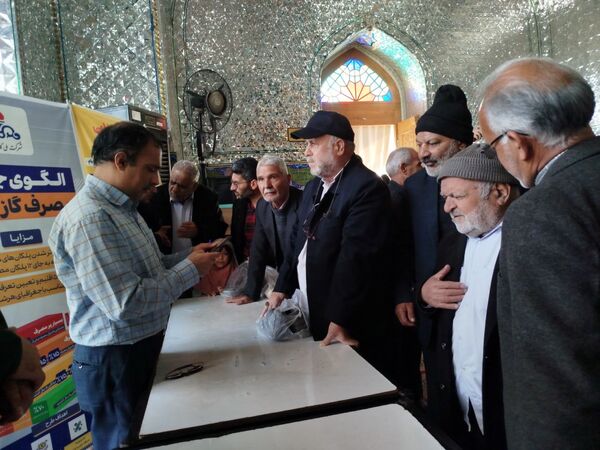میز خدمت نماز جمعه کاشمر با حضور کارکنان شرکت گاز