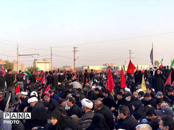 دریای خروشان جمعیت در سوگ «امام شهید امت» قم