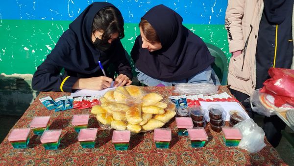 نمایشگاه و بازارچه کارو فناوری در دبیرستان پیرایش یک