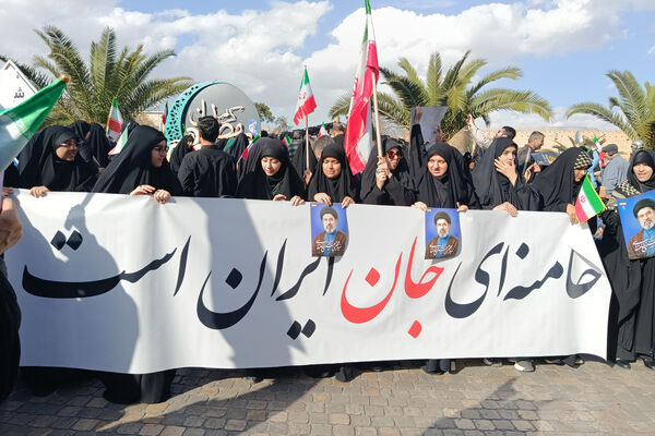 مراسم بیعت با سومین رهبر انقلاب در شیراز 