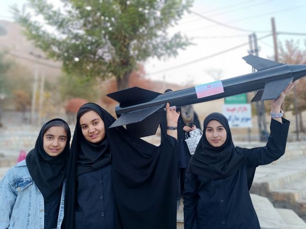 اردوی یک روزه دانش‌آموزان بسیجی همراه با ساخت موشک‌های استکبارستیزی 