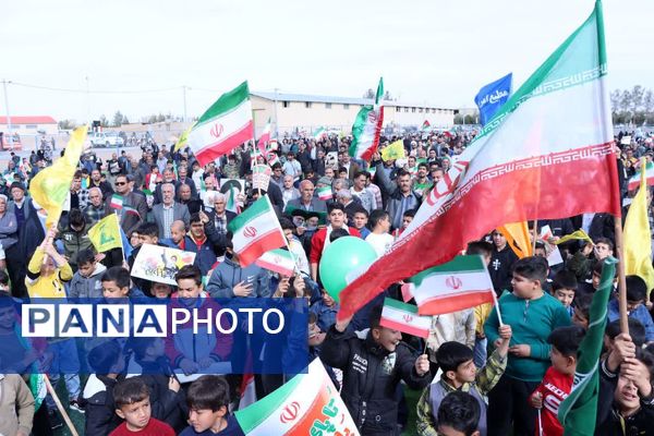 حضور پرشور دانش آموزان ابرکوه در راهپیمایی ۲۲ بهمن