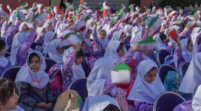  آغاز سال تحصیلی در دبستان دخترانه آرمینه مصلی‌نژاد، با حضور وزیر دادگستری