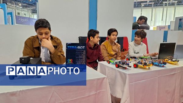 غرفه رباتیک و هوش مصنوعی ناحیه ۶ 