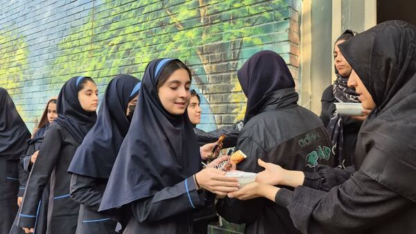 وقتی دبیرستان شهید همت بوی غربت حضرت مادر گرفت