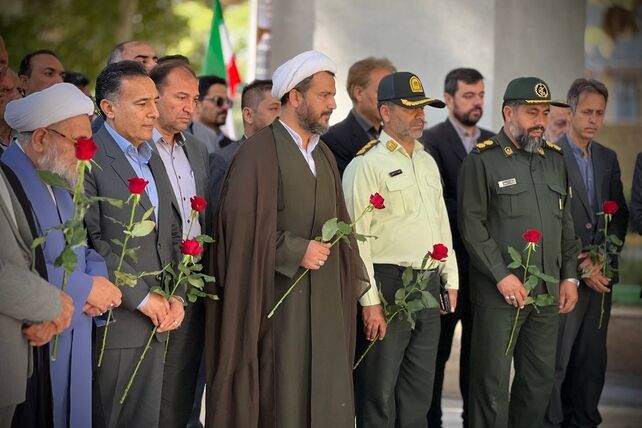 آیین غبارروبی مزار شهدای گمنام شهرستان سملقان در حضور مسئولین