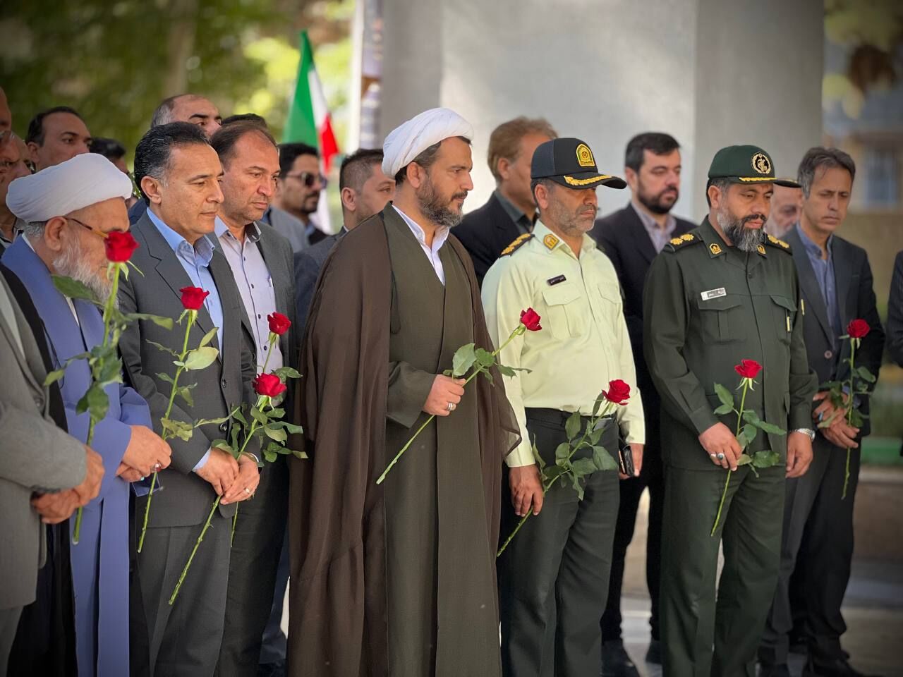آیین غبارروبی مزار شهدای گمنام شهرستان سملقان در حضور مسئولین