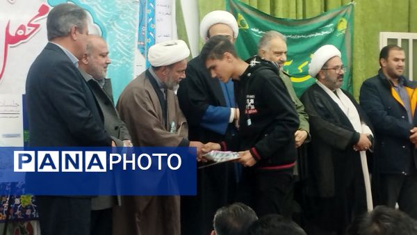 جلسه قرآنی در خلیل‌آباد 