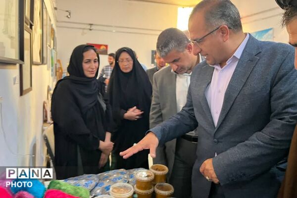 افتتاح پنجمین هفته فرهنگی شهرستان فیروزکوه با حضور مسئولان ارشد و تجلیل از خانواده شهید