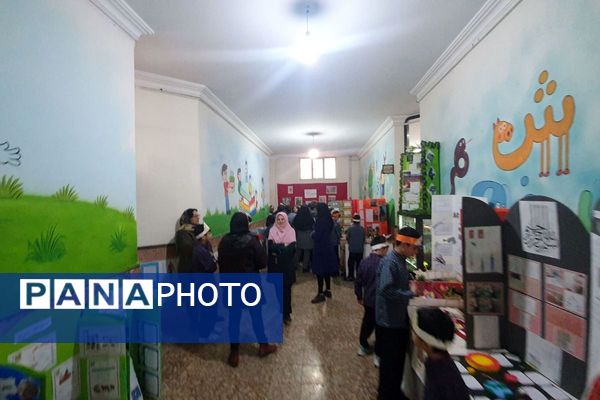خلاقیت دانش‌آموزی در نمایشگاه جابر زیر ذره‌بین کارشناسان آموزش‌وپرورش قدس