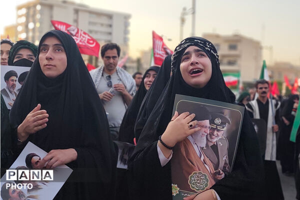 بدرقه حماسی امام شهید در قلب تهران