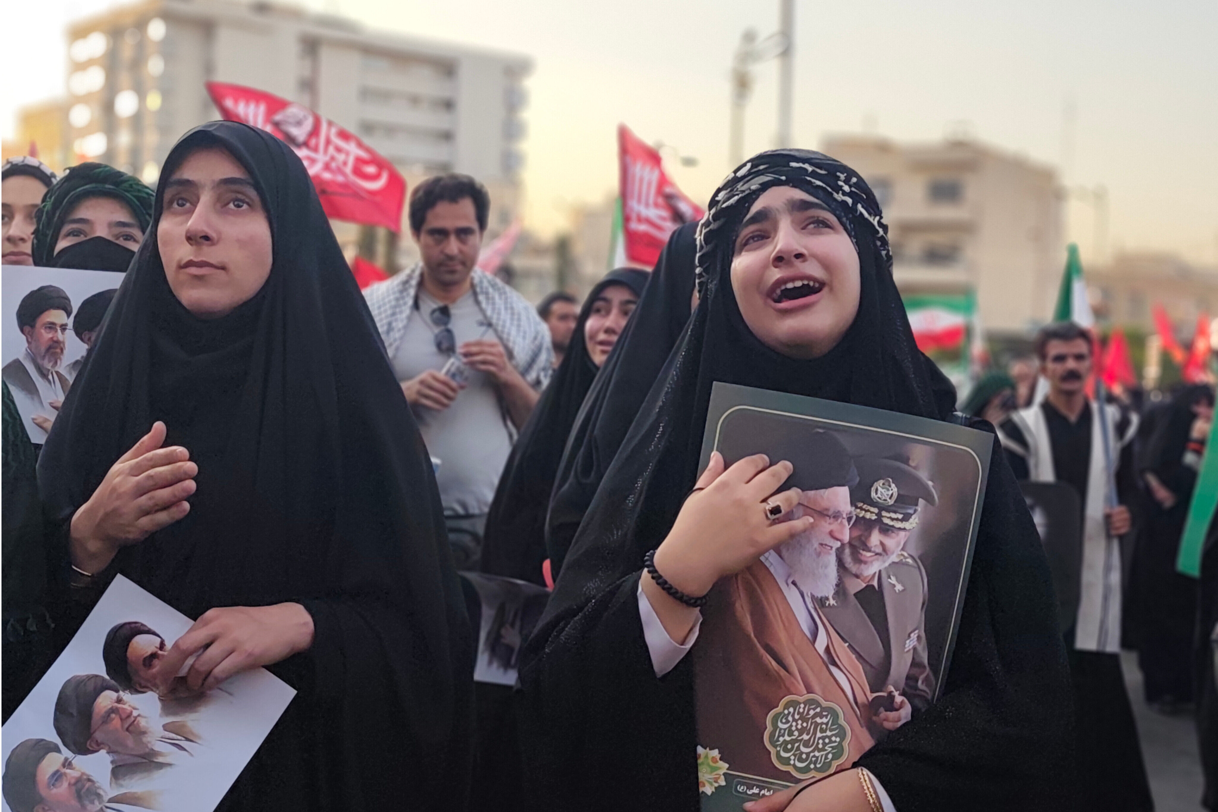 بدرقه حماسی امام شهید در قلب تهران