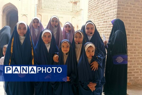 جشن بزرگ دخترانه به‌مناسبت دهه کرامت