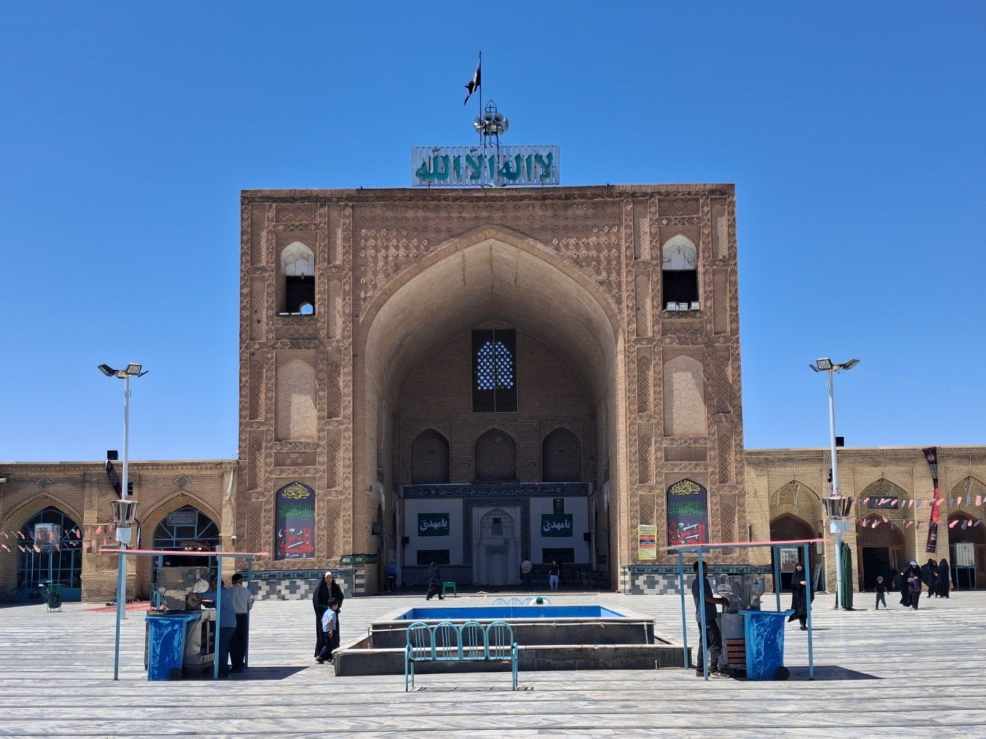 مسجد جامع نیشابور ؛ میزبان هفتمین روز تدفین آقای شهید ایران 