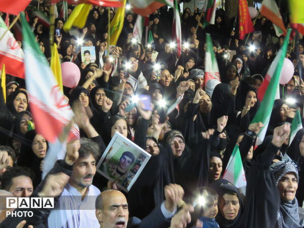 رژه دختران جان فدا همزمان با سراسر کشور در شهرستان خلیل آباد 