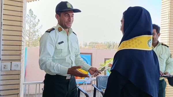 گرامیداشت هفته نیروی انتظامی در دبیرستان فرزانگان خواف 