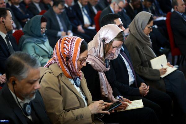 نشست وزیر امور خارجه با سفرا و روسای نمایندگی‌های خارجی مقیم تهران