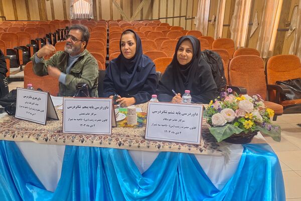 ایجاد انگیزه و خلاقیت در دانش‌آموزان با اجرای تئاتر درسی 