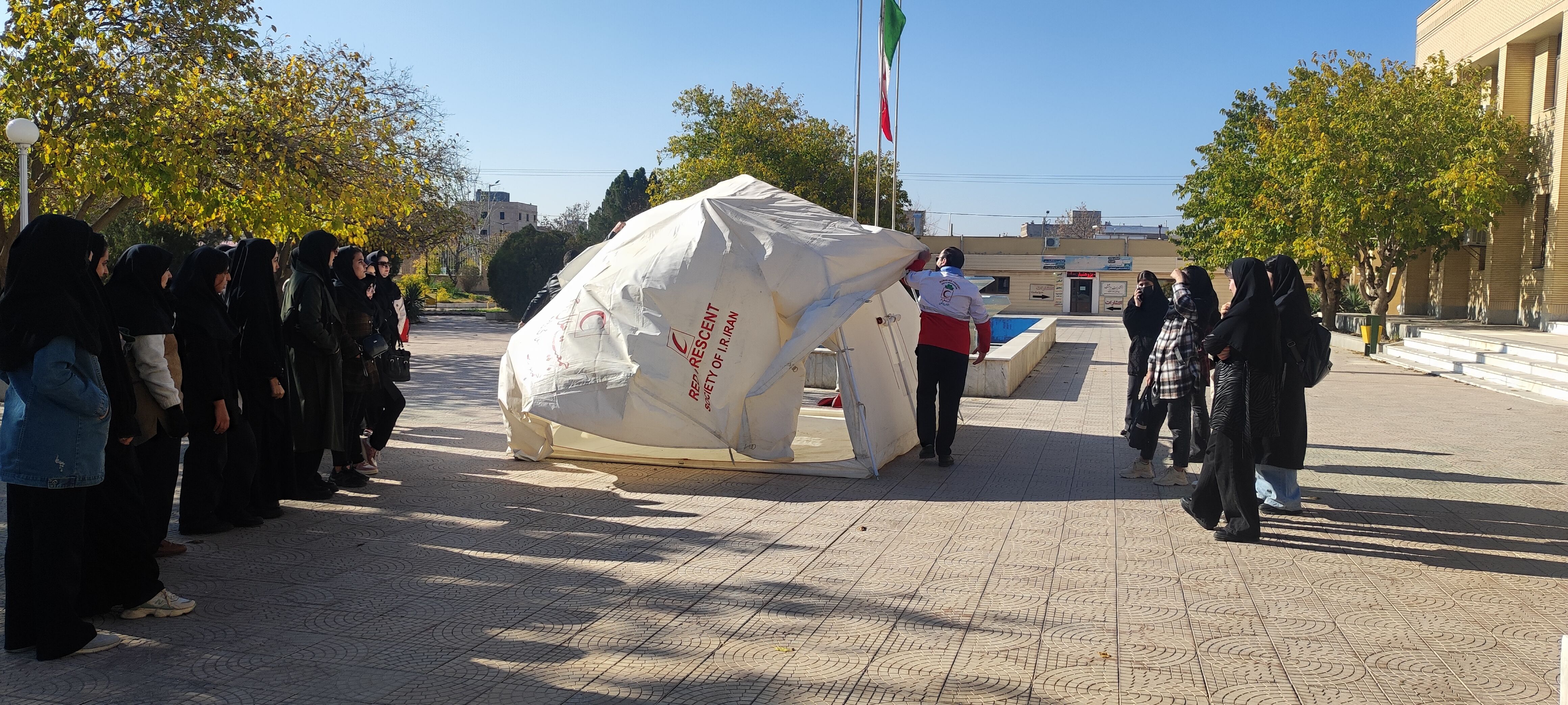 برپایی کارگاه آموزشی اسکان اضطراری هلال احمر در دانشگاه آزاد شیروان