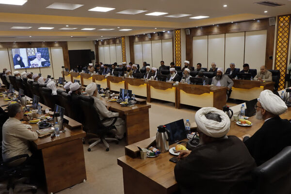 نشست وحدت علمای شیعه و اهل سنت در دانشگاه آزاد اسلامی مشهد 