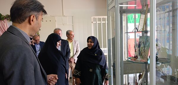 بازدید مدیرکل امور شاهد وزارت آموزش و پرورش از دبیرستان شاهد زینبه