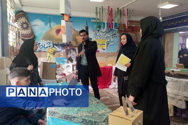 مدرسه جمشید کاشانی ملارد میزبان جشنواره ایده‌های ناب پژوهشی