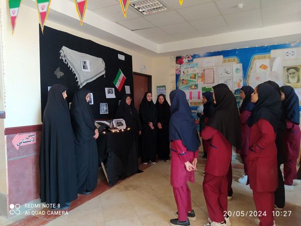 مراسم گرامیداشت شهدای خدمت در مدارس شهرستان فیروزکوه