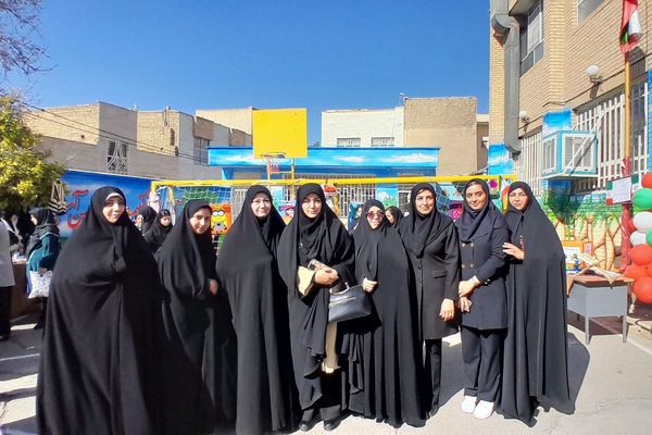 بازارچه کارآفرینی در دبیرستان حجاب