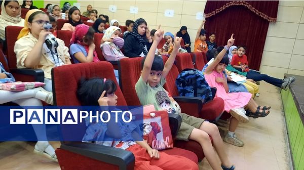 هم‌نشینی اعضای مراکز کانون پرورش فکری کودکان و نوجوانان در مشهد