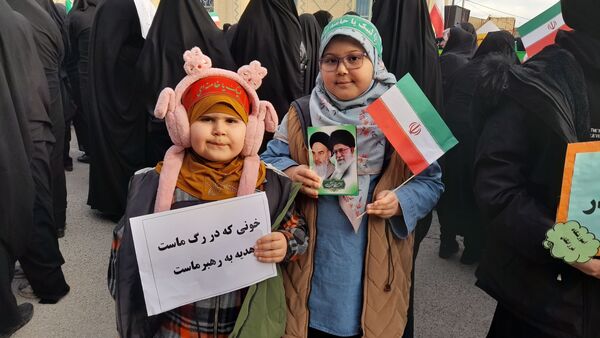 راهپیمایی مردم کمیجان درپی محکومیت اقدامات تروریستی در ایران