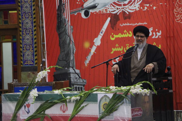 بزرگداشت شهدای مدافع وطن در یزد