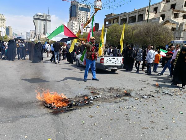 راهپیمایی باشکوه روز جهانی قدس در جوار بارگاه رضوی