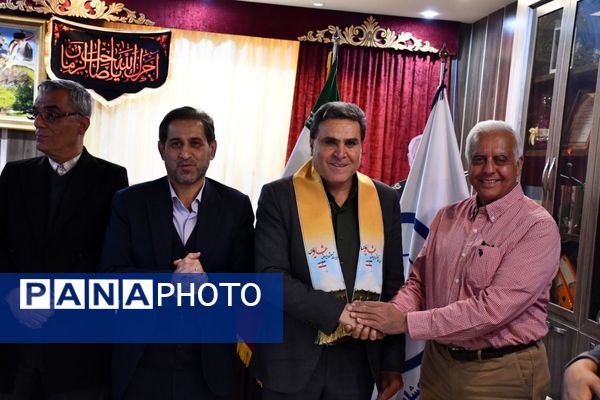 جلسه دانش‌آموزان نخبه عشایر فارس در طرح بنیاد پروفسور مهبودی