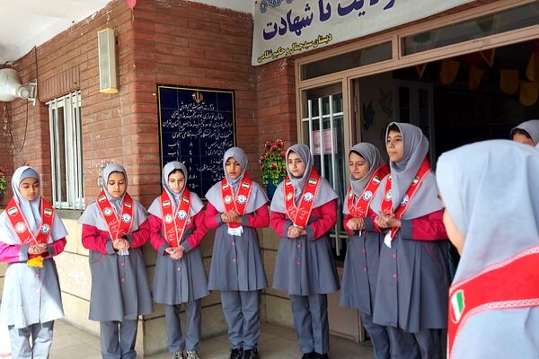برگزاری جشن احسان و نیکوکاری در دبستان حکیم نظامی کهریزک 
