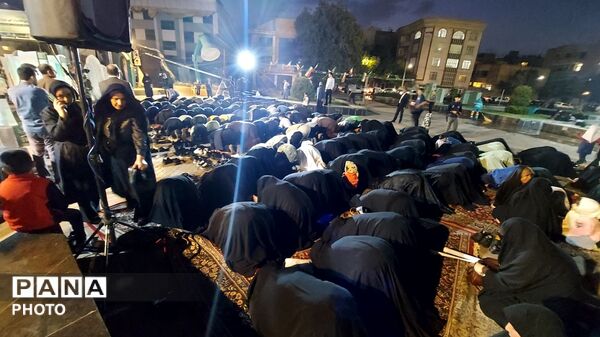 تجدید عهد دانش‌آموزی با معنویت در حاشیه اجلاس سی‌وسوم