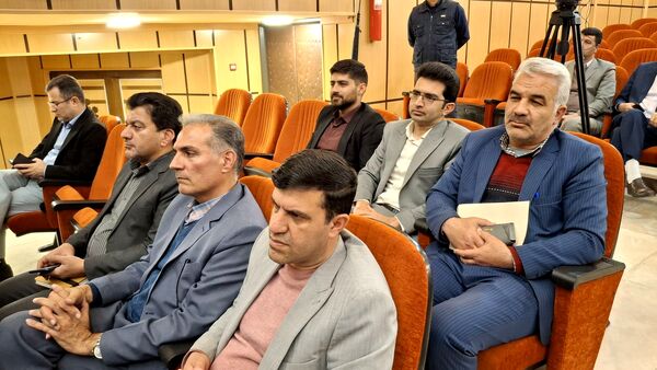 نشست شورای اداری استان چهارمحال و بختیاری با حضور وزیر آموزش و پرورش 