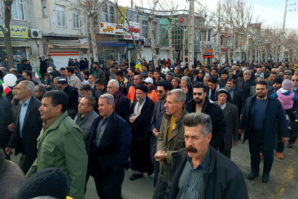 کامیاران در سالگرد پیروزی انقلاب غرق در شور و شکوه
