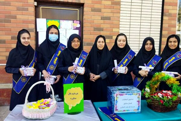 برگزاری انتخابات همیار مشاور در دبیرستان بانو عفت آهنگری ناحیه یک شهرری