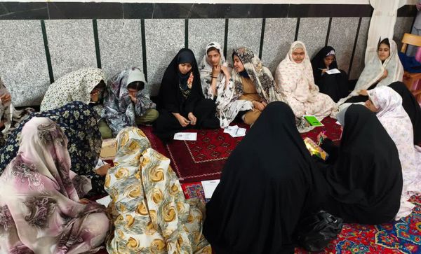 حلقه‌های معرفتی اعتکاف دانش آموزان دختر؛ گفت‌وگوهایی از دل به دل