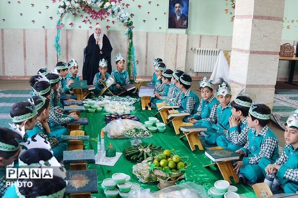 جشن قرآن در دبستان پانزده خرداد شهرری