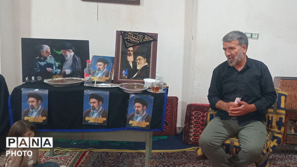 خوش آباد؛ کوچک و بزرگ در سوگ رهبر شهید 