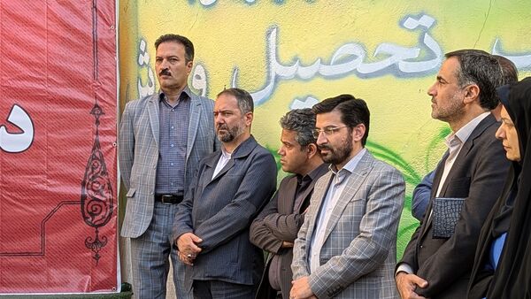 کنگره برزگداشت شهدای دانش‌آموزی دبیرستان هاتف اصفهان