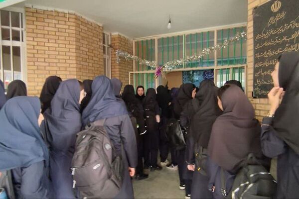 برگزاری جشن ولادت امام حسن عسگری(ع) در دبیرستان الغدیر ناحیه یک شهرری