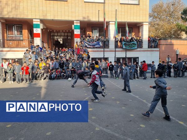 برگزاری مسابقات فوتبال درون مدرسه‌ای دبستان امام رضا(ع)