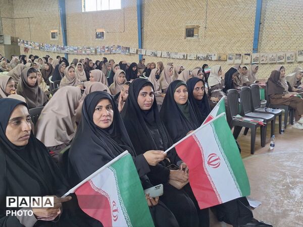 «مهر، ایثار و مقاومت» در مدارس منطقه سندرک