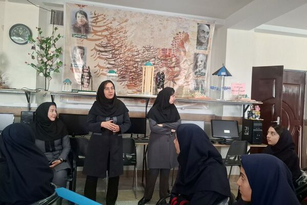 برگزاری دهه‌ ریاضیات در مدرسه هیات امنایی فرزانگان شهرستان ملارد